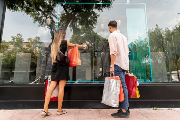young-couple-shopping-together